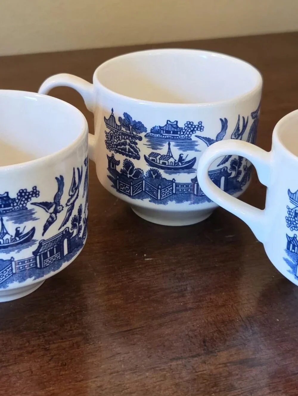Set of 3 Vtg Churchill Blue Willow Tea/Coffee Cups Made in England Traditional